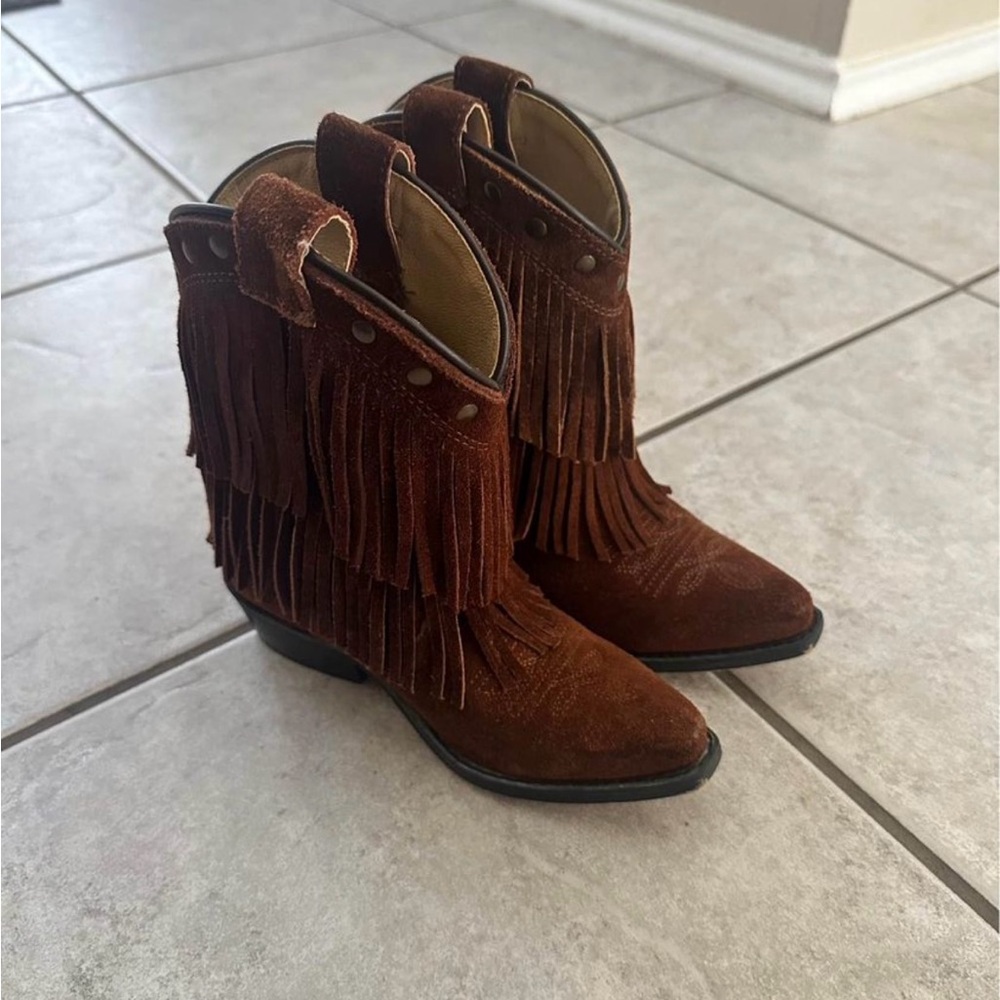 girls fringe boots